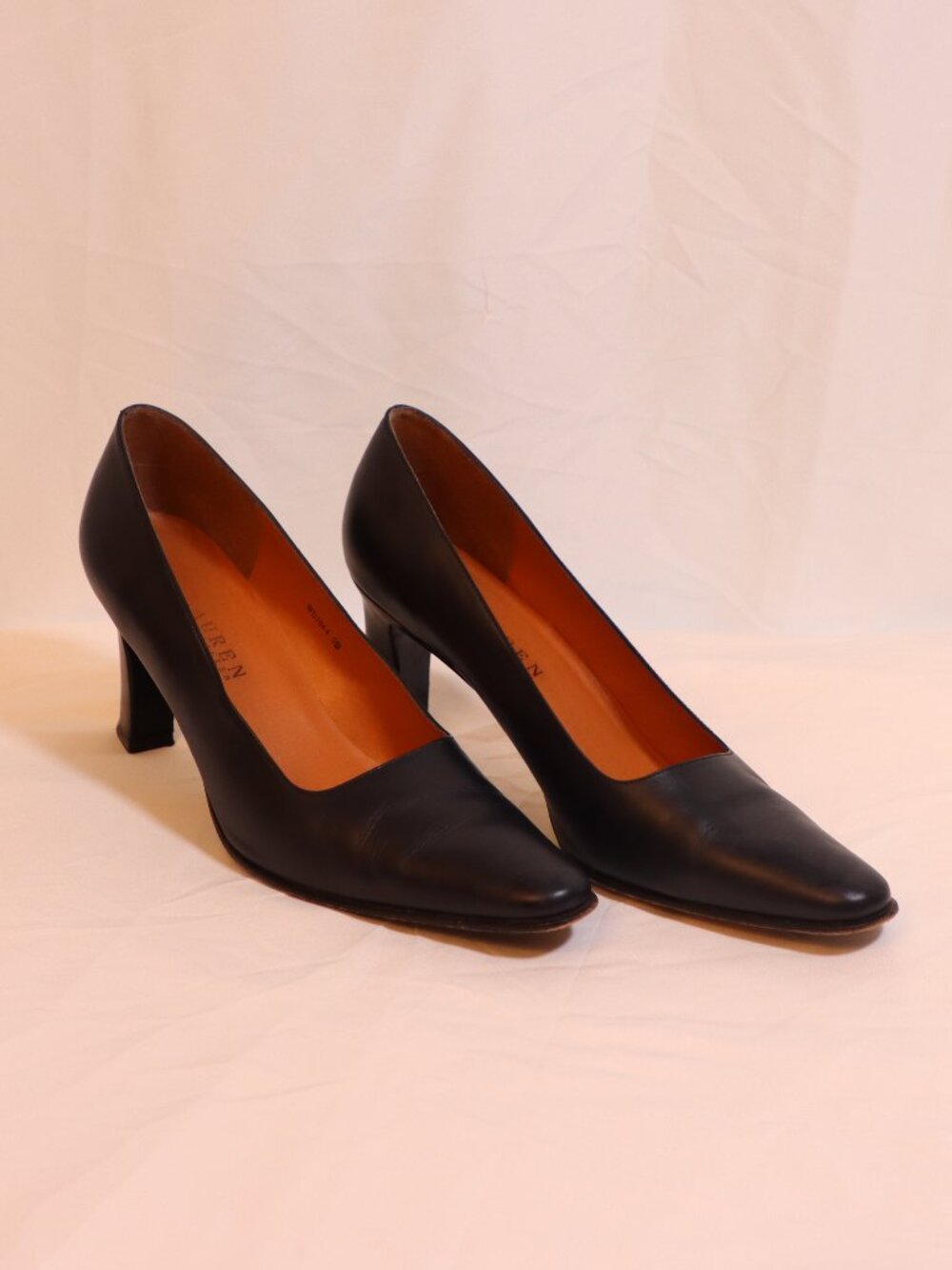 Classic Navy Lauren Ralph Lauren Size 9 Heels--late 90s
